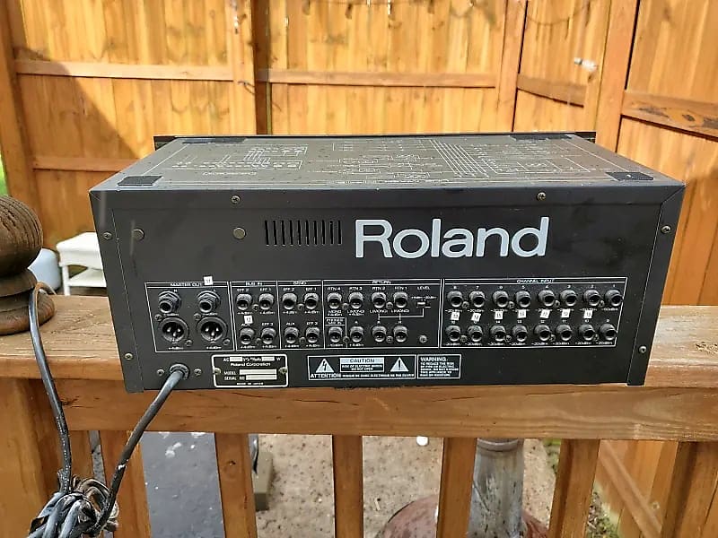 Roland Model M-160 Rackmount 16 Channel Line Mixer EQ