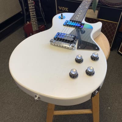 Gibson Les Paul Special Tribute Humbucker 2022 - Present - Worn White w/ Gibson GigBag image 9