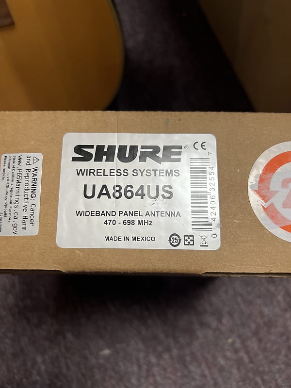 Shure UA864US wide band panel antenna Reverb