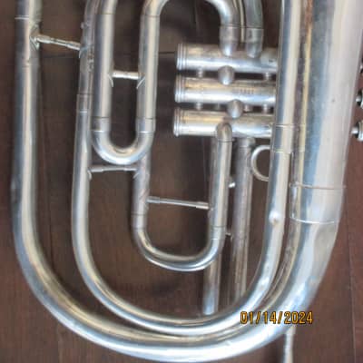 King brand Silver Marching  French horn with mouthpiece, made in USA image 2