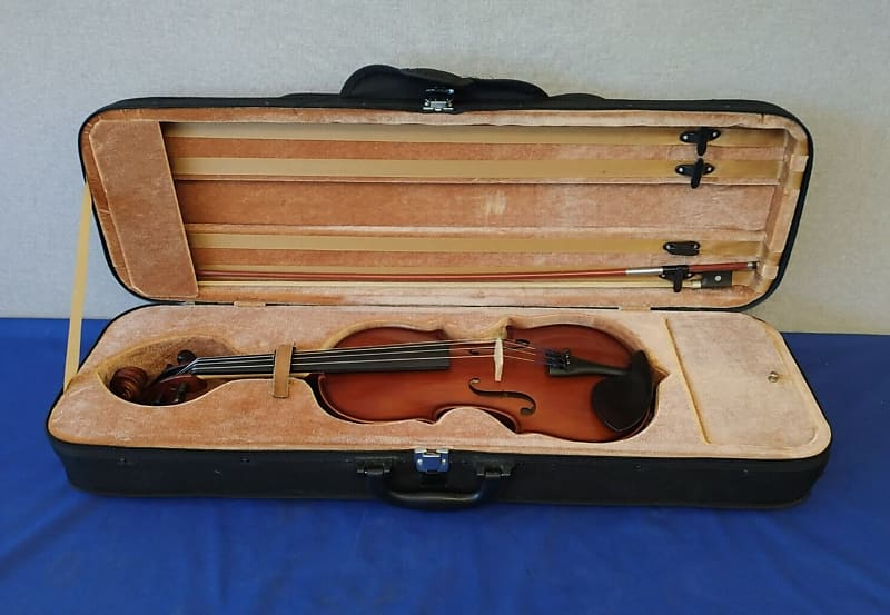 Borg Model MCV41 4/4 Full-Size Violin with Bow and Case Recently Serviced image 1