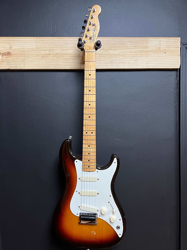 Fender Bullet 1981 - Sunburst image 1