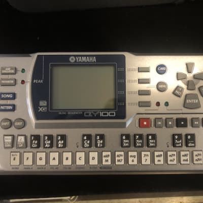 Yamaha QY100 Sequencer