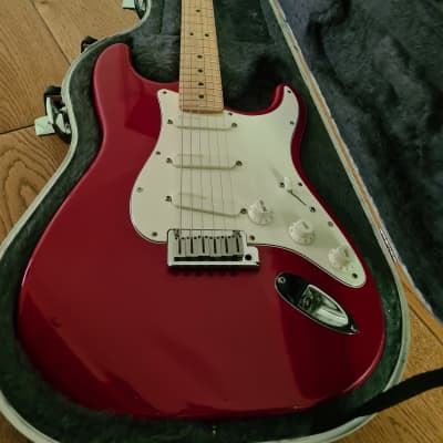 Fender Strat Plus with Maple Fretboard 1993-1995 - Lipstick Red for sale