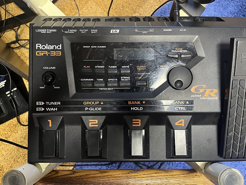 Roland GR-33