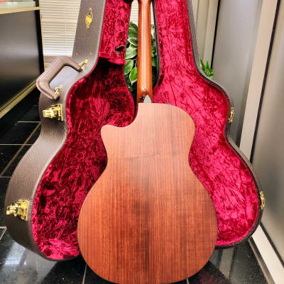Taylor 324ce Grand Auditorium Mahogany/Blackwood Cutaway Acoustic/Electric with V-Class Bracing image 4