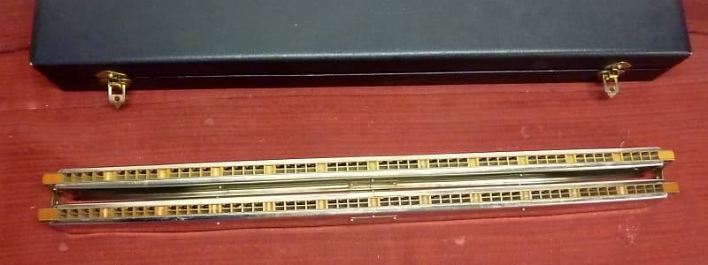Hohner Chord-48 Orchestra Plus grand HARMONICA au monde 60cm image 1