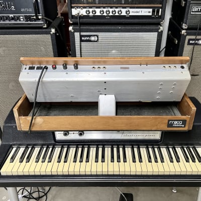 Moog MiniMoog Model D c 1973 Walnut original vintage USA analog synth synthesizer image 7
