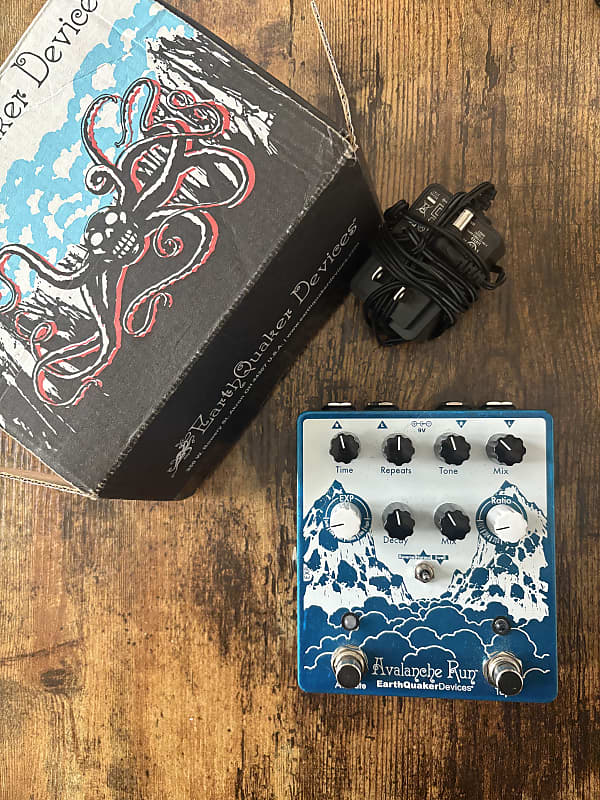 EarthQuaker Devices Avalanche Run Stereo Reverb & Delay with Tap Tempo V2