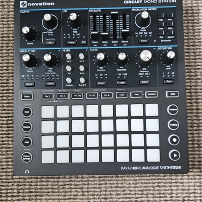 Novation Circuit Mono Station Paraphonic Synthesizer 2017 - 2021 - Black