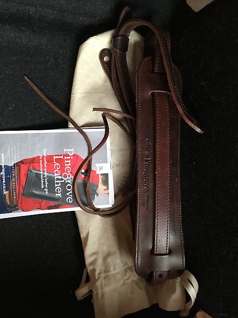Pinegrove Leather Guitar Strap