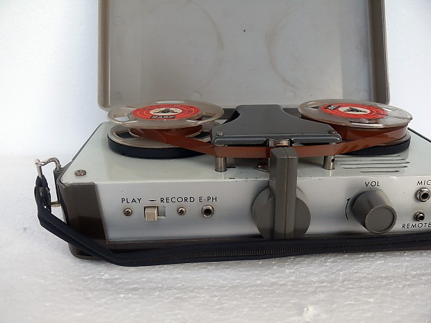 Vintage Aiwa Model TP-32A 3 Reel to Reel Portable Tape Player Recorder  1960's