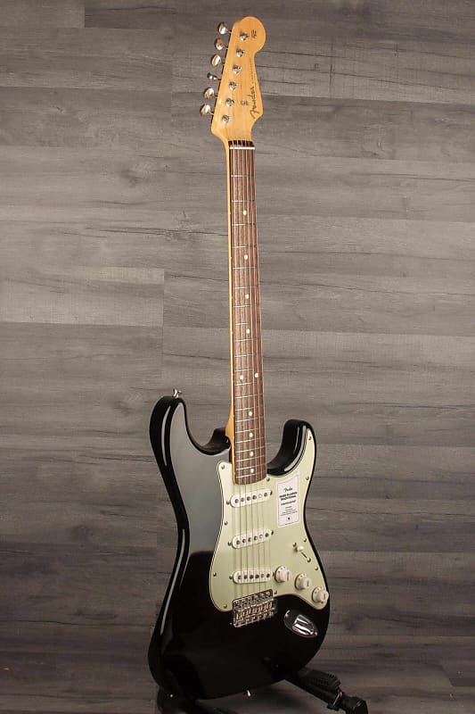 Fender Made in Japan Traditional Late 60s Stratocaster 3-Color Sunburst  885978483570