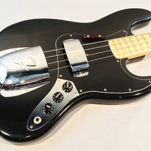 Fender 1977 Jazz Electric Bass VINTAGE image 4