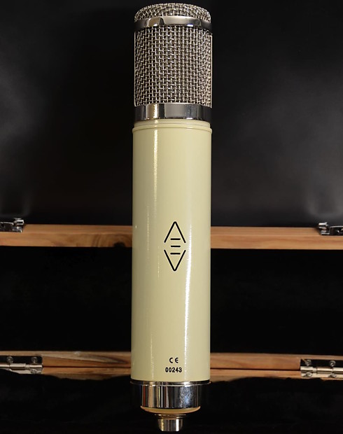 Avantone Audio BV-12 Multipattern Tube Condenser Microphone image 2