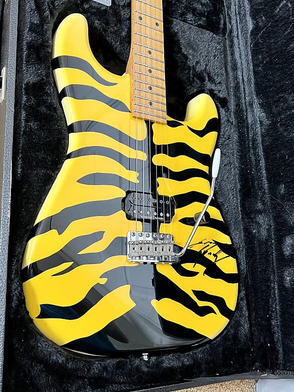 ESP Bengal Tiger Rare Custom Shop Late 1980's-1990's - Signed by George  Lynch (one of a kind)