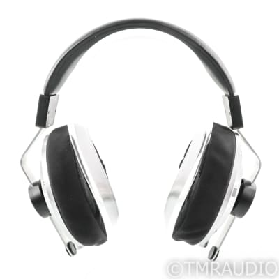 Final D8000 Pro Closed Back Planar Magnetic Headphones; D-8000 image 5