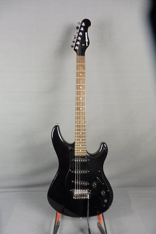 Yamaha SE 203 Black | Reverb