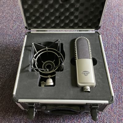 Karma Audio K6 Bidirectional Active Ribbon Microphone w/Shock Mount & Case