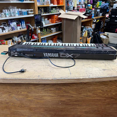 Used Yamaha DX7 Synthesizer Keyboard for Parts or Repair, AS-IS image 8