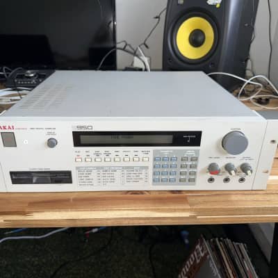 Akai S950 MIDI Digital Sampler 1988 - White