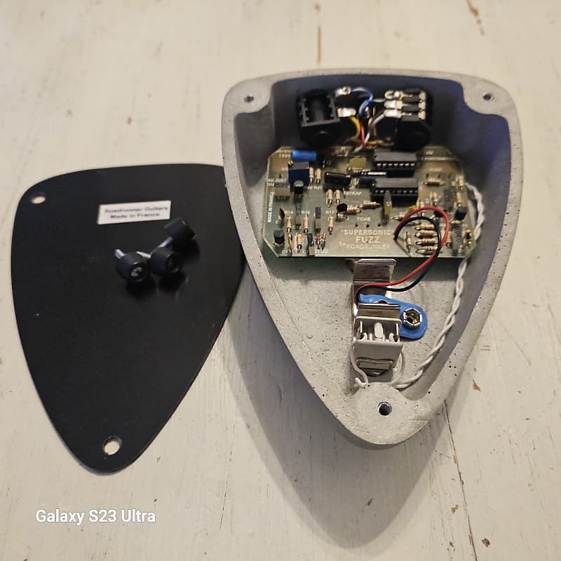 Road Runner Super Sonic Fuzz | Reverb Canada
