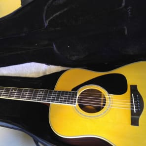 Yamaha LL16M Jumbo Acoustic Guitar Natural
