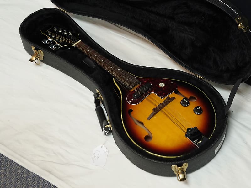 Aria AM-200E acoustic electric Mandolin w/ Case - sunburst