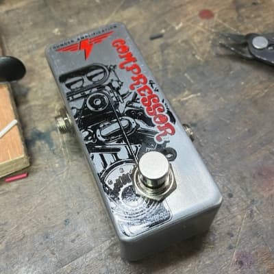 Guyatone Flip BC-X Compressor For Bass Tube-Driven Effects Pedal