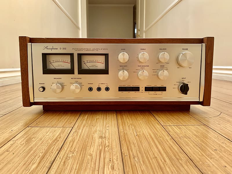 Accuphase E-202 Silver wood | Reverb