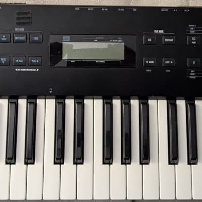 Alesis QS6.1 61-Key Synthesizer Keyboard w/ Sustain Pedal