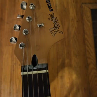 Fender Cyclone Deluxe 1999 - Black image 4