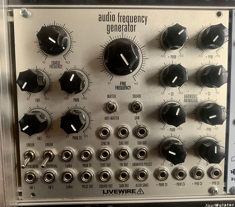 Live Wire Audio Frequency Generator VCO eurorack Reverb