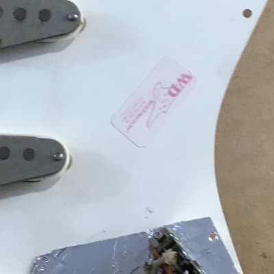 Grey Bobbin Lefty Alnico Single Coil Vintage Reissue Strat Pickup Set for Fender Custom Guitar CTS Pots Wiring Harness image 5