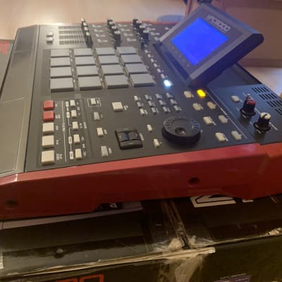 Akai MPC5000 Fully UPGRADED 192RAM+ CD/DVD + HD+ OS 2 + ORIGINAL BOX & MANUAL excellent conditions beautiful custom red sides image 2