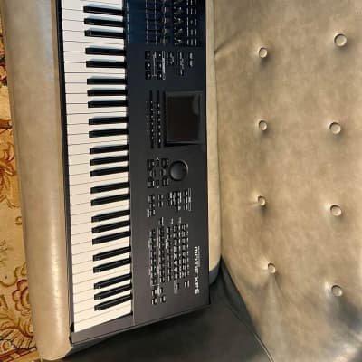 Yamaha Motif XF 6 Production Synthesizer Used in mint condition