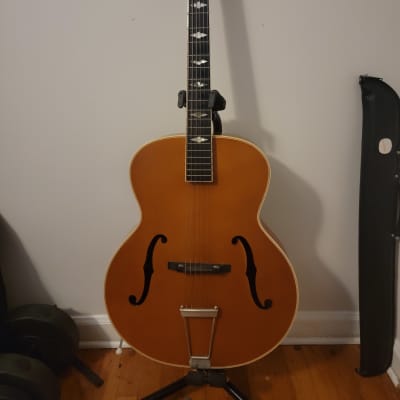 Epiphone Masterbilt De Luxe Classic (F-Hole) Acoustic/Electric