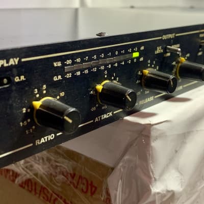 Drawmer DL221 Dual Compressor Limiter