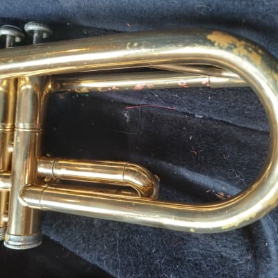 Holton Collegiate T602 Trumpet, USA, Lacquered Brass, with case/mouthpiece image 8