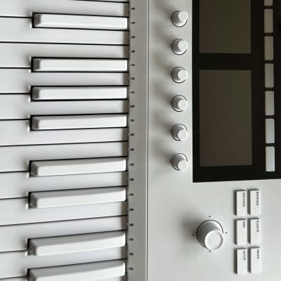 Native Instruments Komplete Kontrol S61 Mk2 VAPOR GRAY | Reverb