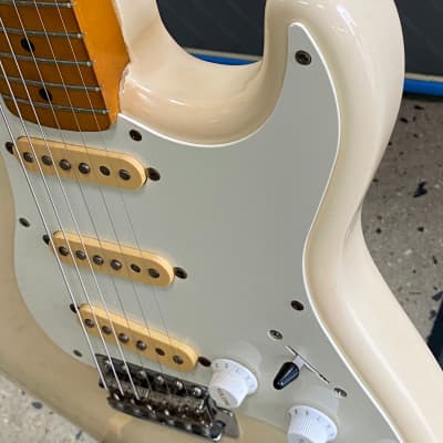 Fender E Series ST57 84-87 MIJ Strat White w/bag ***Pre Loved** image 8