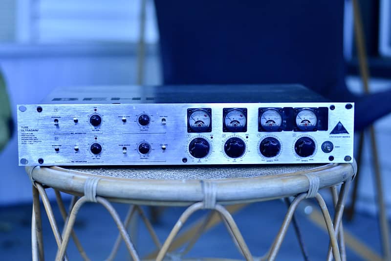 Behringer T1953 Tube Ultragain Preamp Reverb