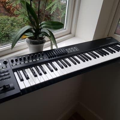 Roland A-800PRO MIDI Keyboard Controller | Reverb