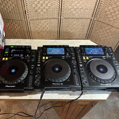 Pioneer DJ Bundle - (2x)Pioneer CDJ-850, (1x)Pioneer DJM-800 and