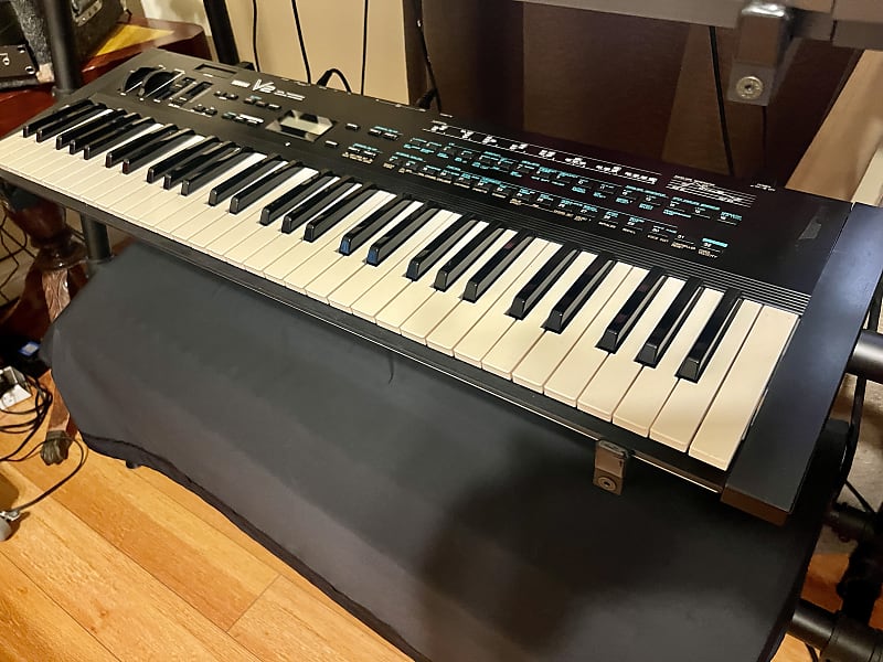 Yamaha V2 (DX11) Programmable Algorithm Synthesizer 1988