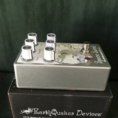 EarthQuaker Devices: Space Spiral V2 Modulated Oil Can Delay Device image 5