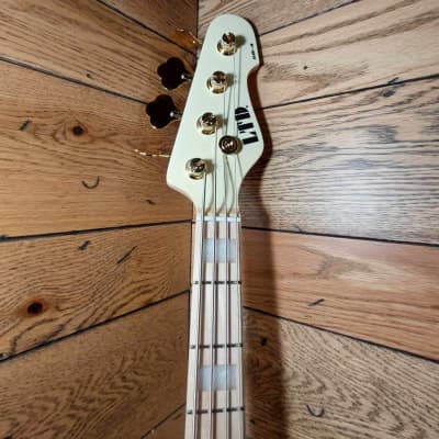 ESP LGB4VW Vintage White 4 String Bass image 6