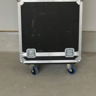 Ampeg SVT-CL Amp Head and 4x10 Cabinet with Road Cases image 2