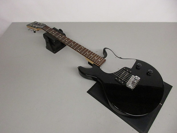 First Act ME951 Black