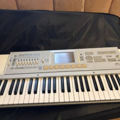 Korg M3 61 2010s - Gray